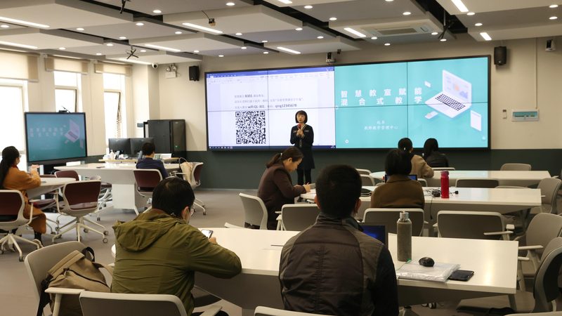 线上培训与线下培训：坚持之路的优劣分析
